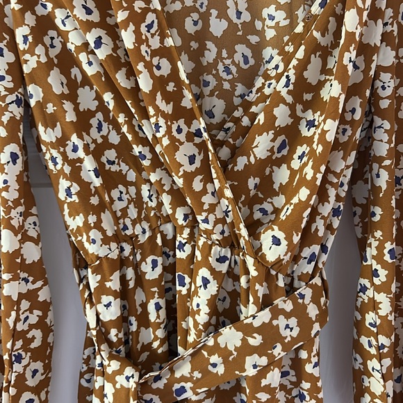 Golden Floral Long Sleeve Dress - Size M - Picture 4 of 8